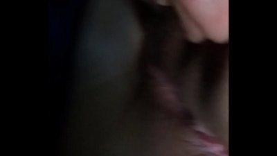 עם חברה באוטו